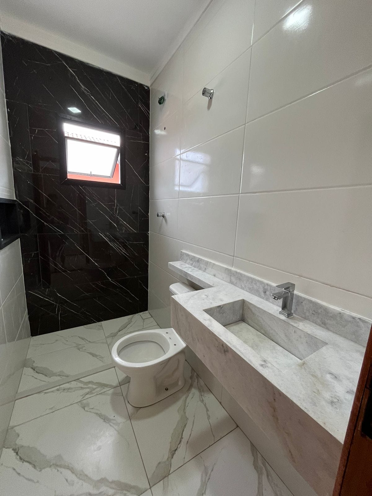 CASA NOVA EM ALTO PADRÃO PARA VENDA NO JD SUARÃO A 150 METROS DO MAR EM ITANHAÉM/SP