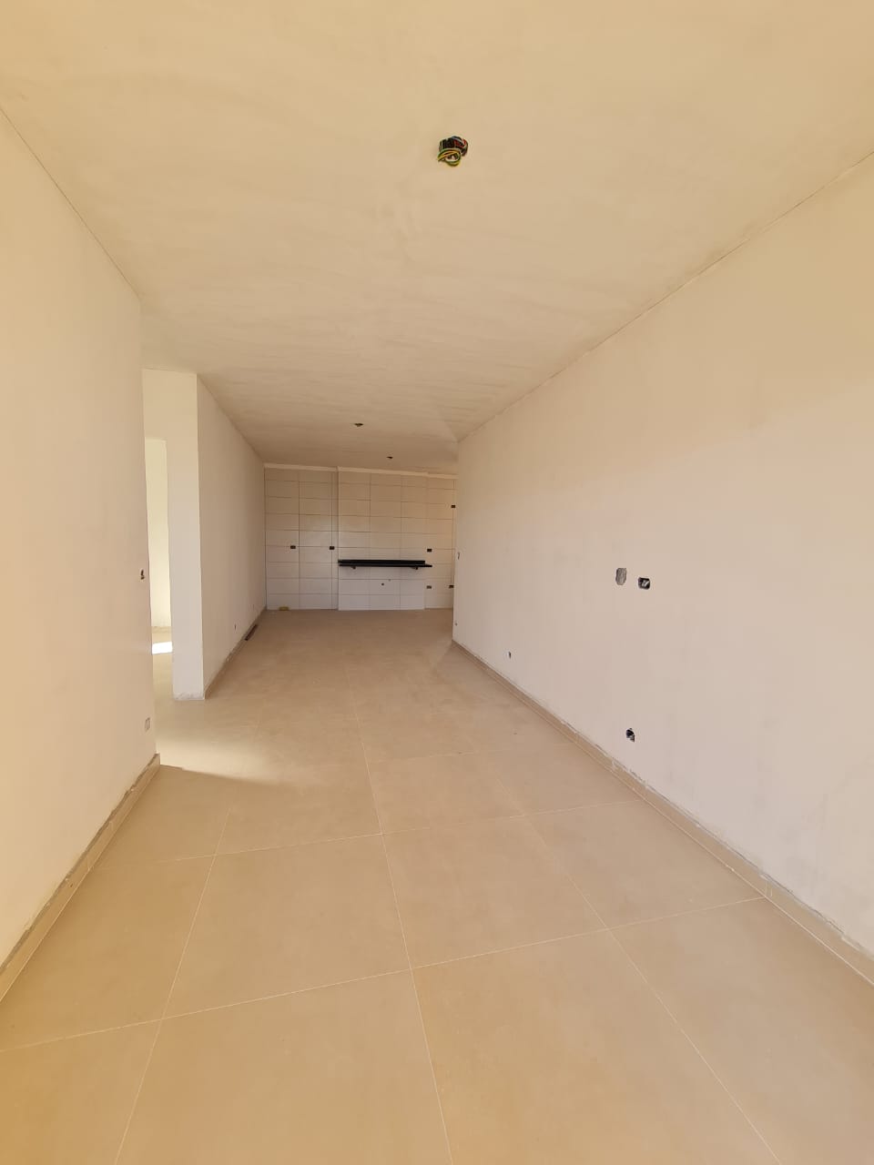 CAS261430 VENHA MORAR EM MONGAGUÁ NESTE BELISSIMO APARTAMENTO COM PISCINA DE BORDA INFINITA