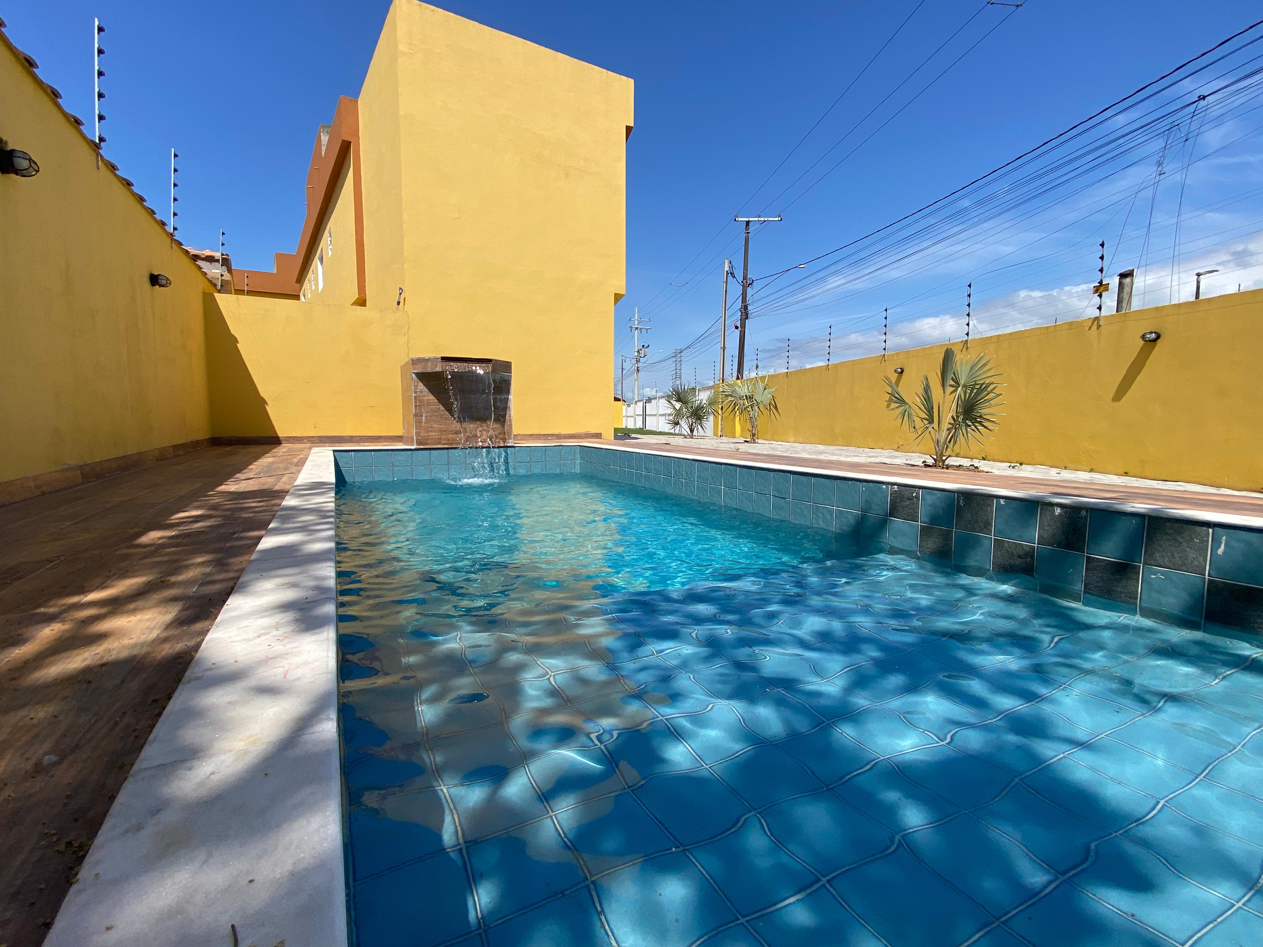 Oportunidade para Venda Sobrado em condomínio com piscina em Itanhaém   R$ 285.000,00