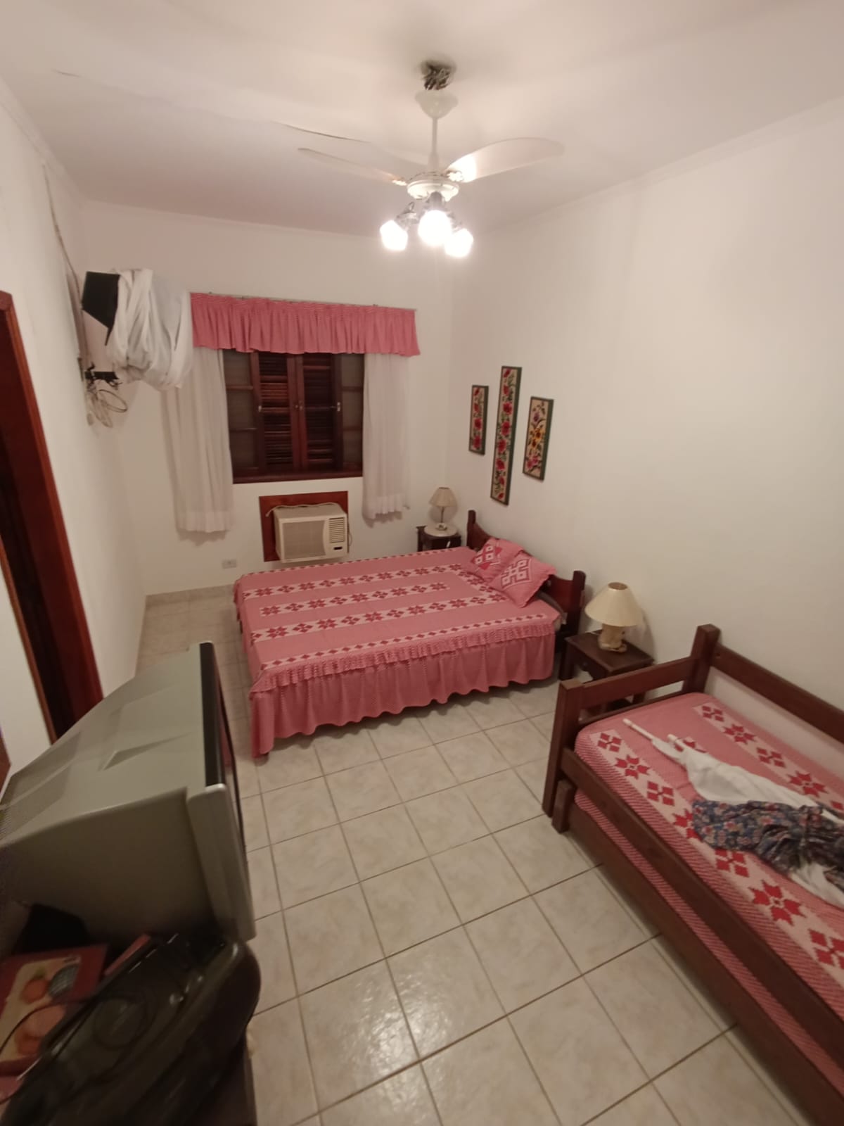 NÃO PERCA ESTA OPORTUNIDADE!!! CASA DE NOVELA PARA VENDA COM 05 DORMITORIOS NO JD SURÃO A 30 METROS DO MAR EM ITANHAÉM/S