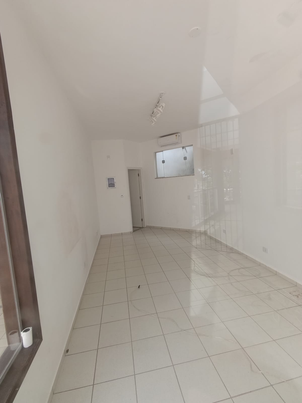 SALAS COMERCIAIS PARA ALUGUEL AO LADO DO POUPATEMPO  EM ITANHÉM SP