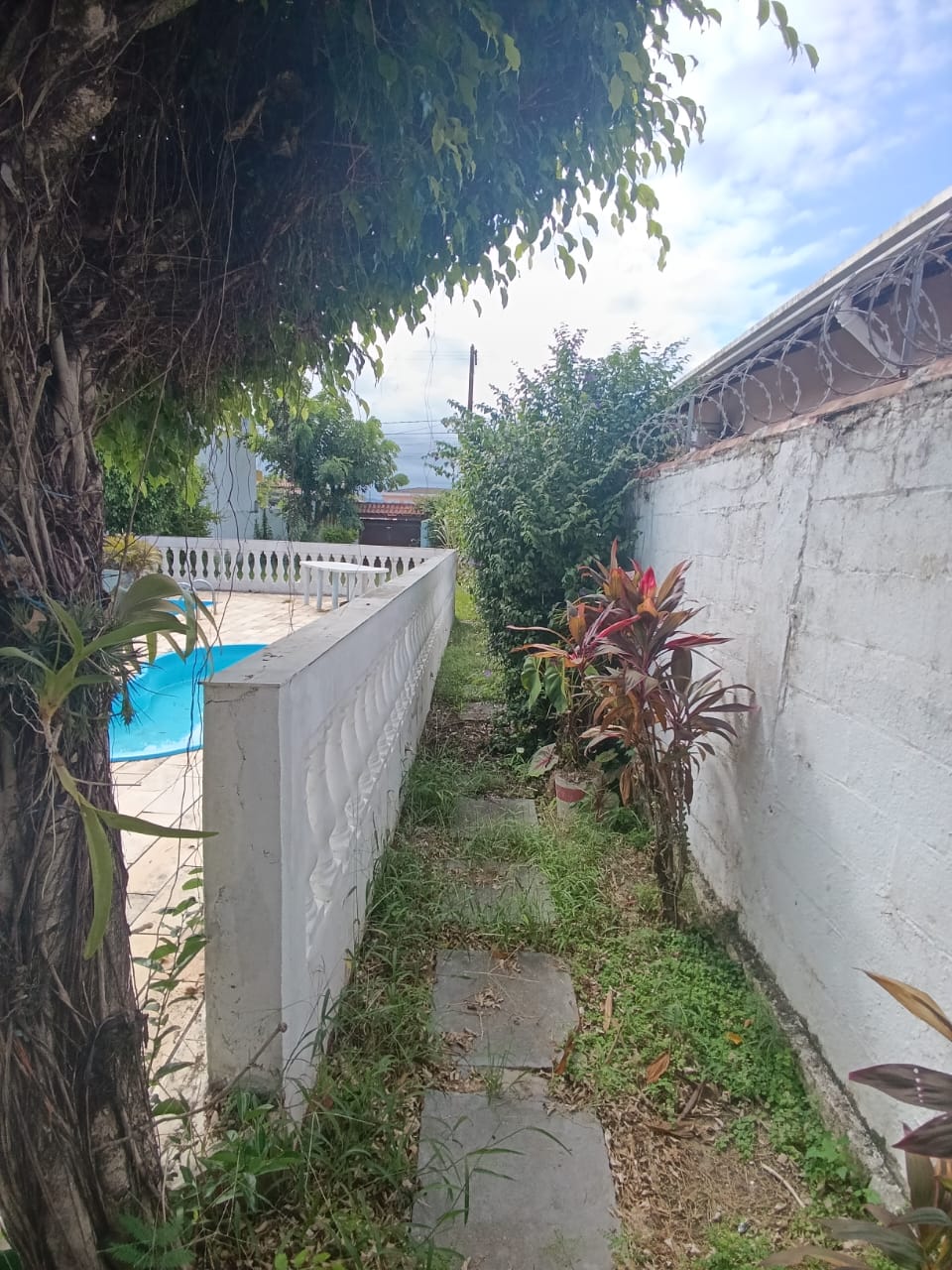 NÃO PERCA ESTA OPORTUNIDADE!!! CASA NO CENTRO DO SUARÃO A 400 METROS DO MAR EM ITANHAÉM/SP