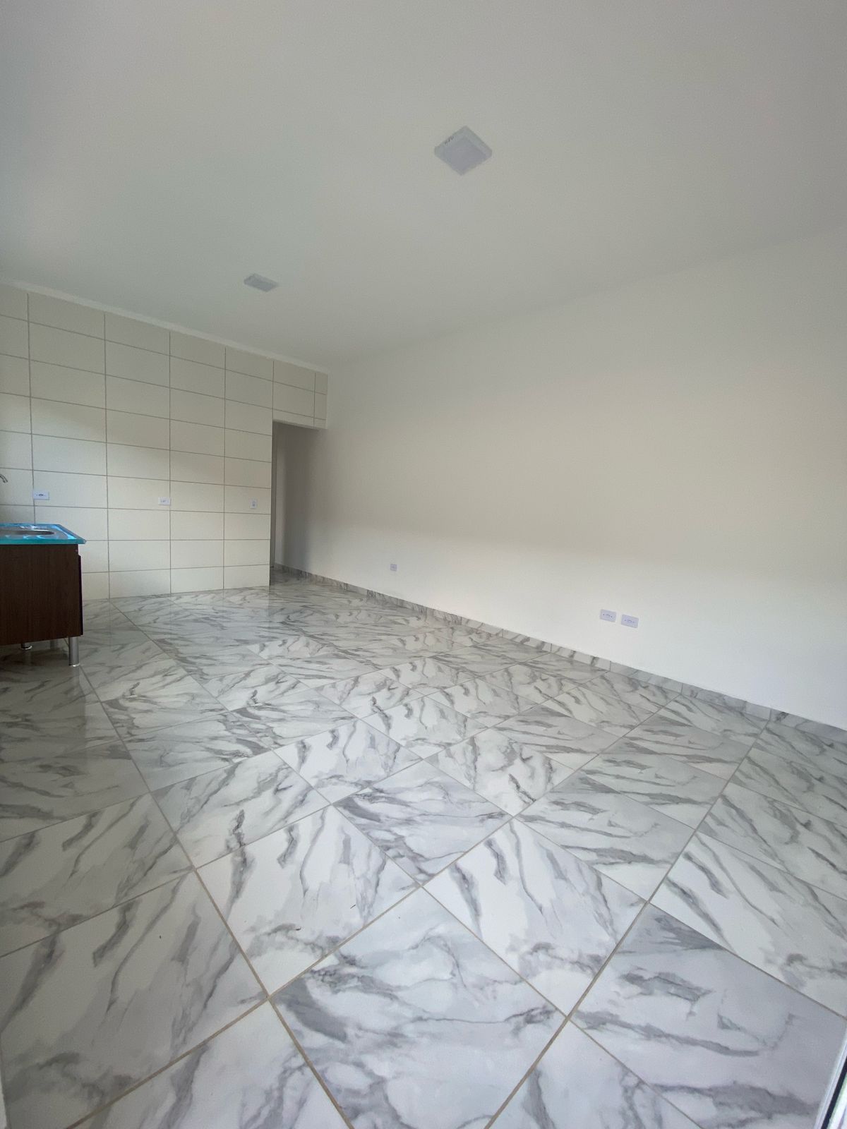 CASA NOVA COM PISCINA EM BAIRRO DE MORADORES NA PRAIA, NO JD JAMAICA A 1500 METROS DO MAR EM ITANHAÉM