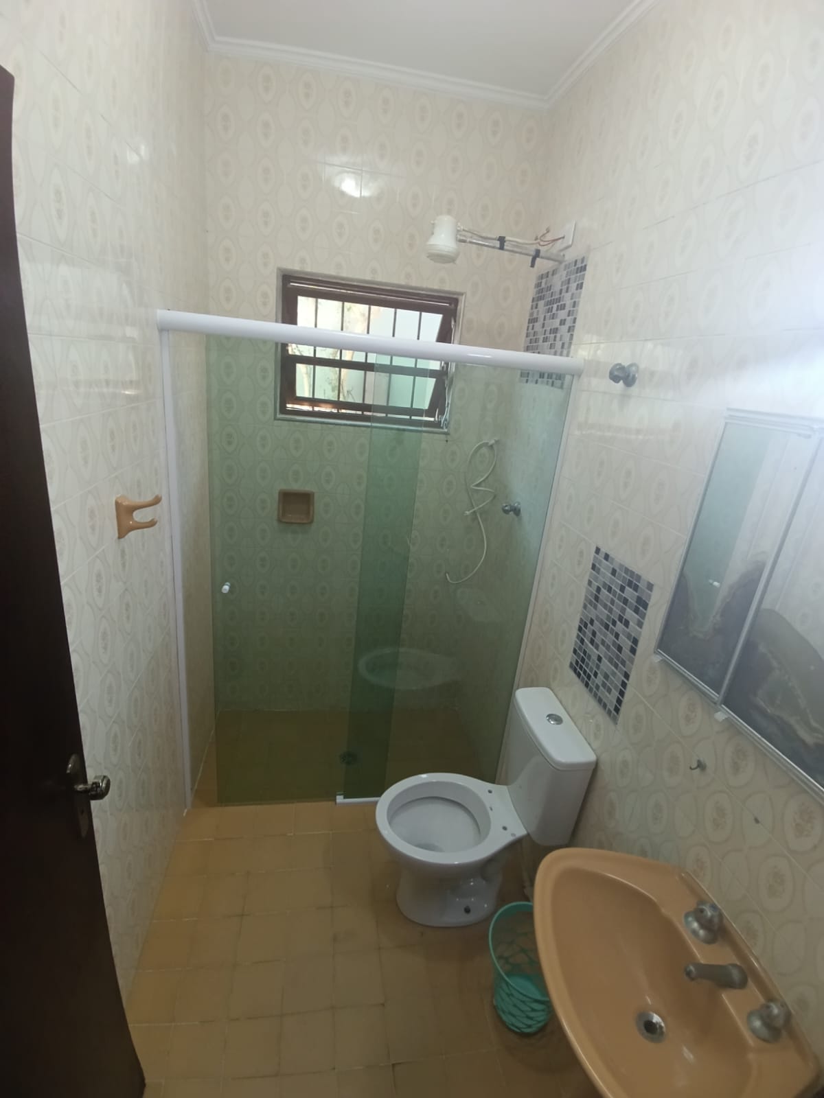 LINDA CASA PARA VENDA NA PRAIA A DUAS QUADRAS DO MAR EM ITANHAEM/SP