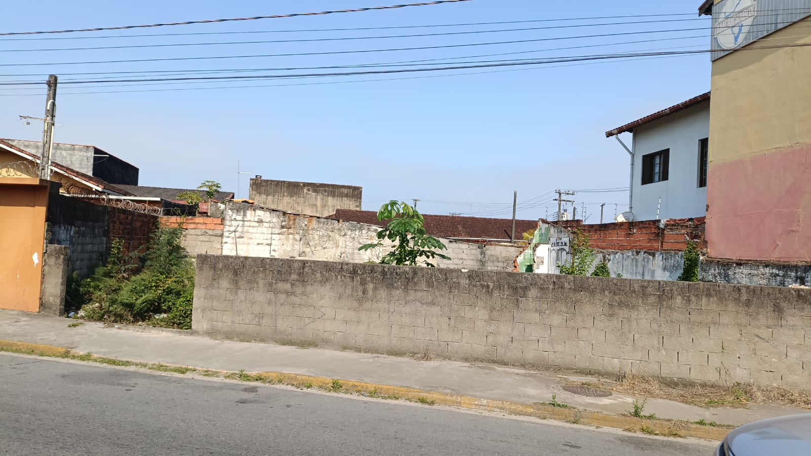TERRENO COMERCIAL - Centro de Itanhaém - frente à Rodovia