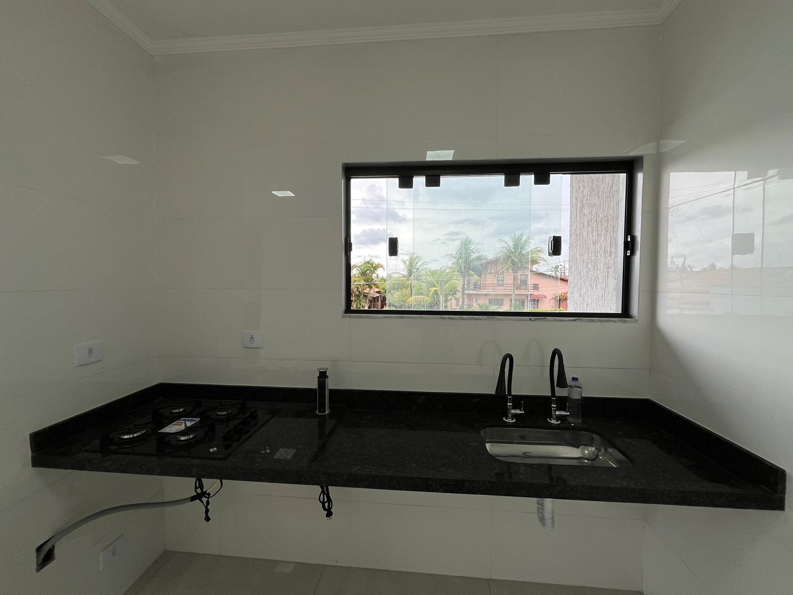 CASA NOVA EM ALTO PADRÃO PARA VENDA NO JD SUARÃO A 150 METROS DO MAR EM ITANHAÉM/SP