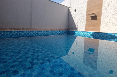 CASA NOVA COM PISCINA PARA VENDA NA PRAIA, NO SUARÃO A 500 METROS DO MAR EM ITANHAÉM/SP