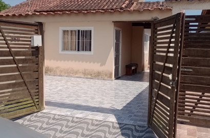 CASA NA PRAIA PARA LOCAÇÃO FIXA DE 02 DORMITORIOS, SENDO 01 SUITE EM EM ITANHAÉM/SP