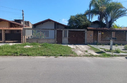 LINDA CASA PARA VENDA NA PRAIA A DUAS QUADRAS DO MAR EM ITANHAEM/SP