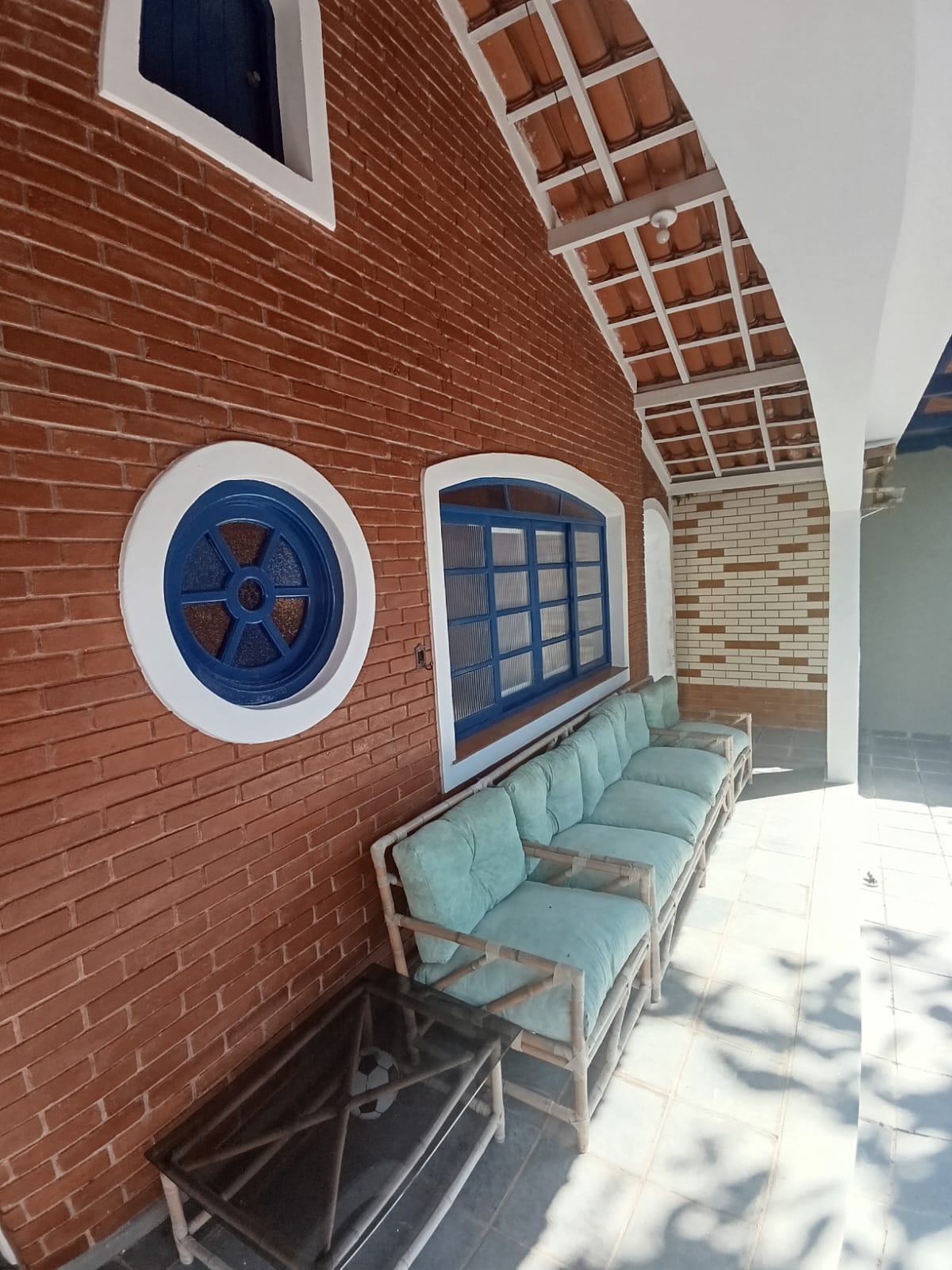 Casa para venda na praia com 03 dormitórios e edícula