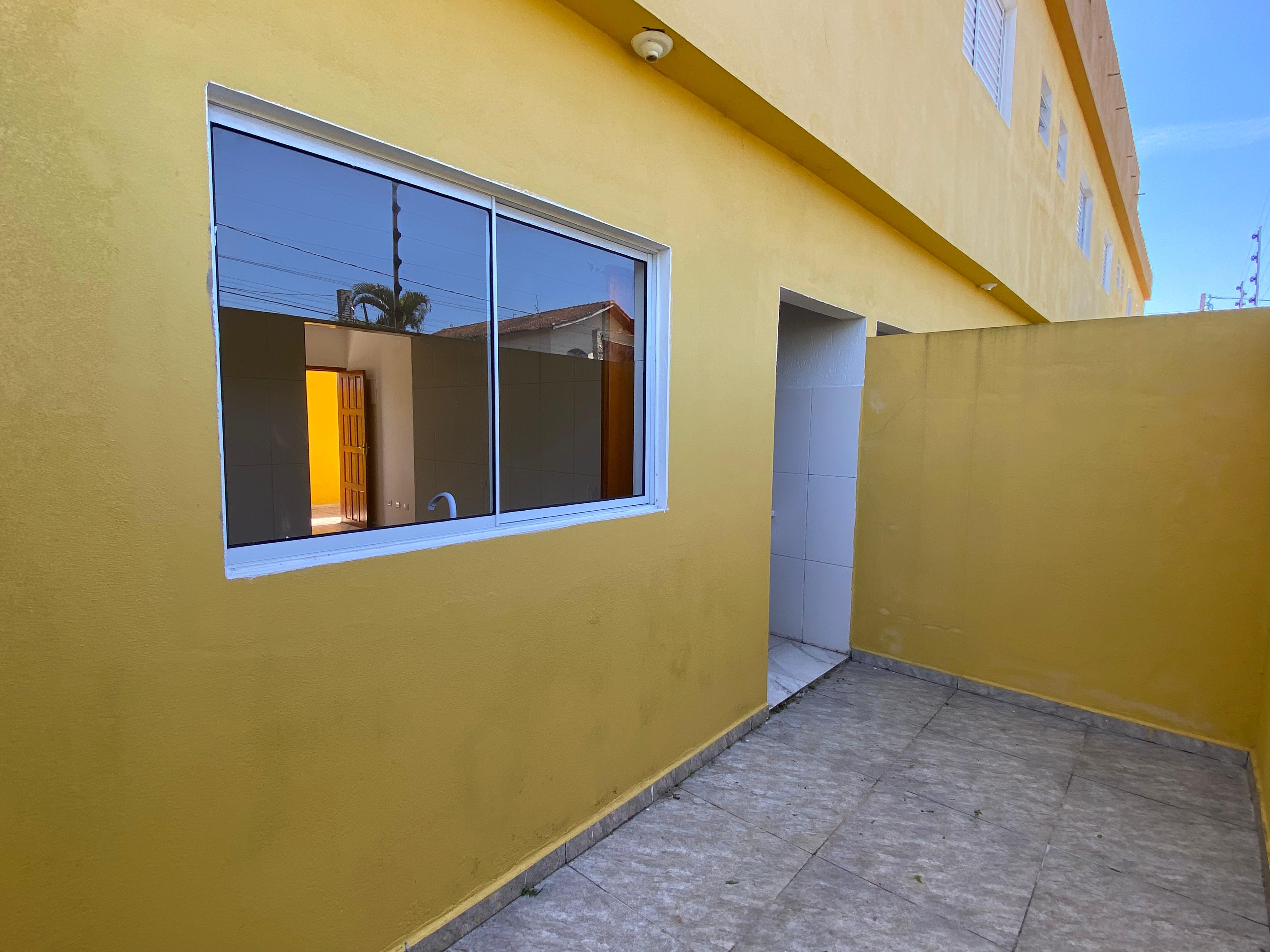 Oportunidade para Venda Sobrado em condomínio com piscina em Itanhaém   R$ 285.000,00