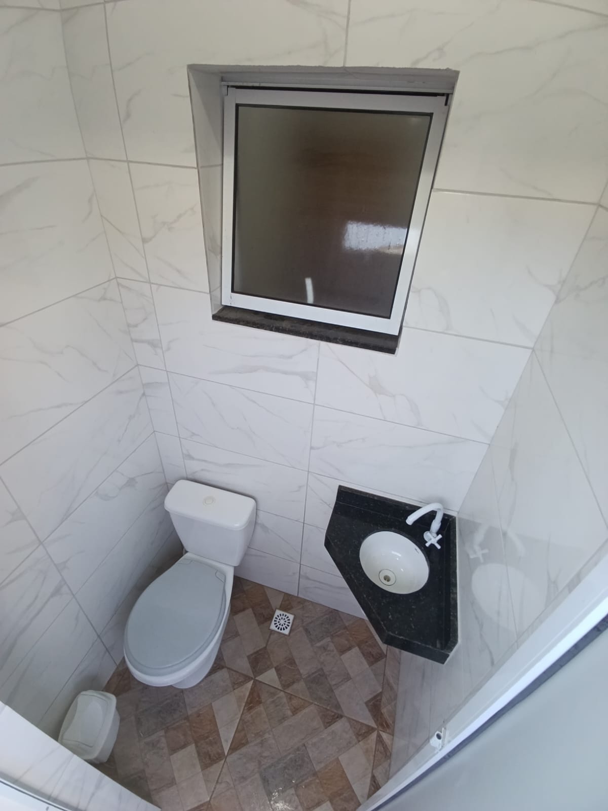 CASA NOVA COM PISCINA PARA VENDA NA PRAIA, NO SUARÃO A 500 METROS DO MAR EM ITANHAÉM/SP