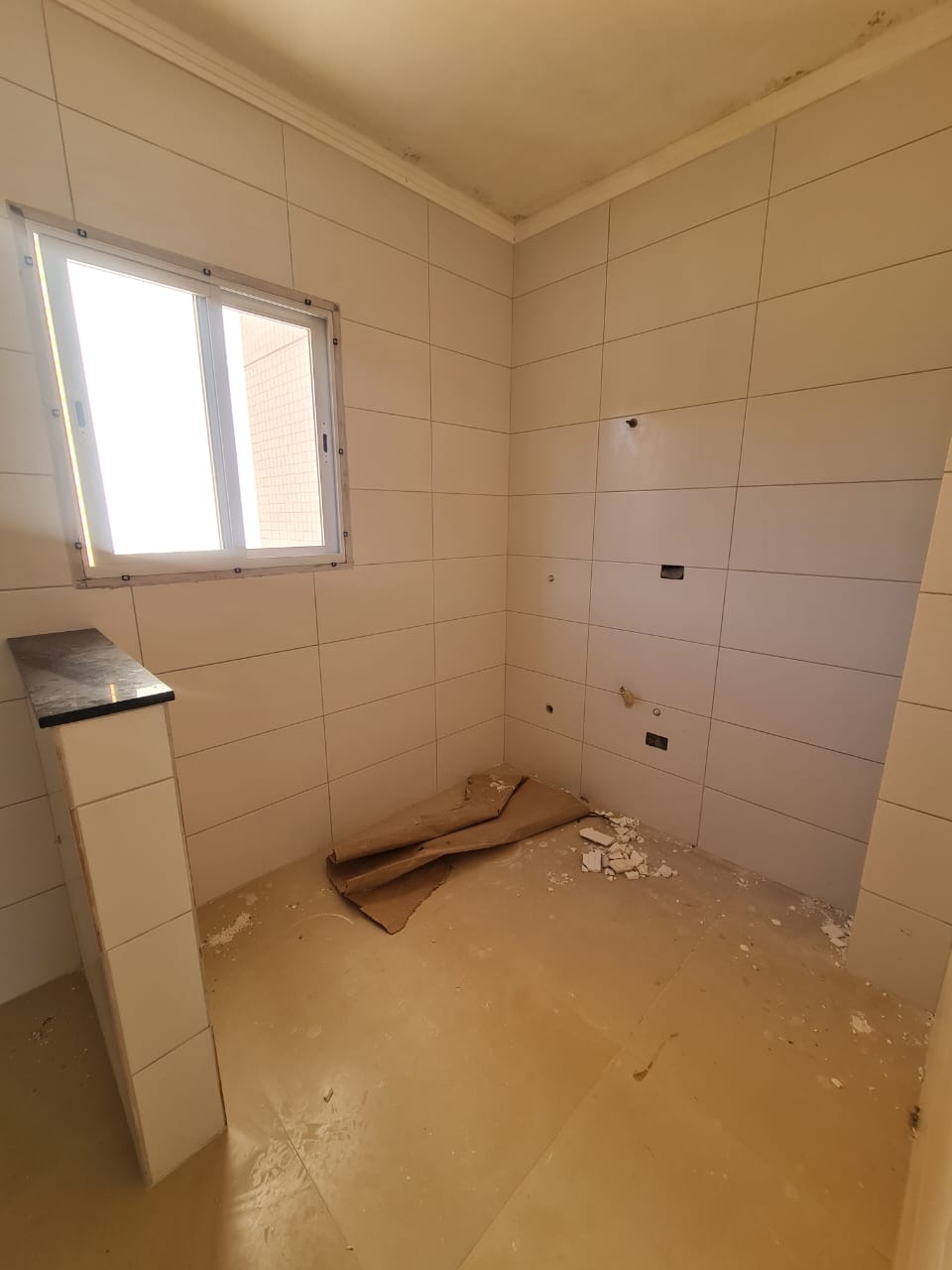 CAS261430 VENHA MORAR EM MONGAGUÁ NESTE BELISSIMO APARTAMENTO COM PISCINA DE BORDA INFINITA