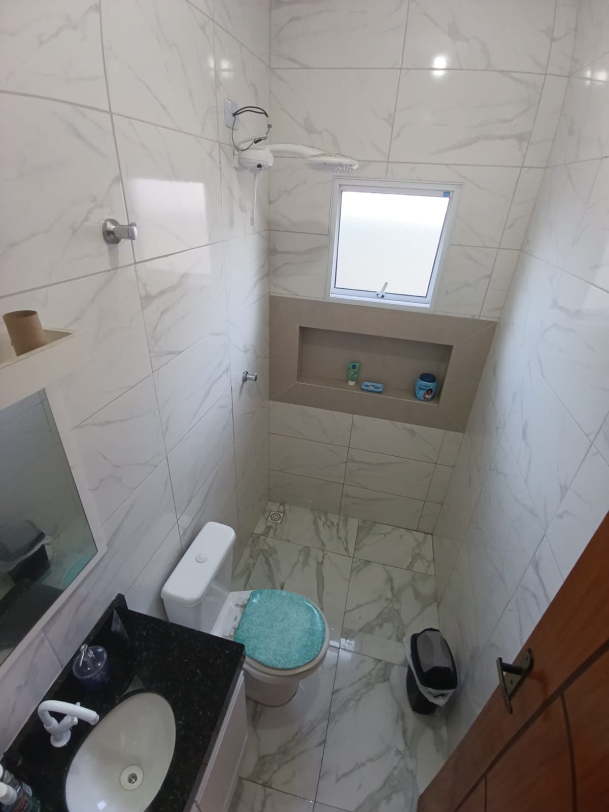 CASA NOVA COM PISCINA PARA VENDA NA PRAIA, NO SUARÃO A 500 METROS DO MAR EM ITANHAÉM/SP