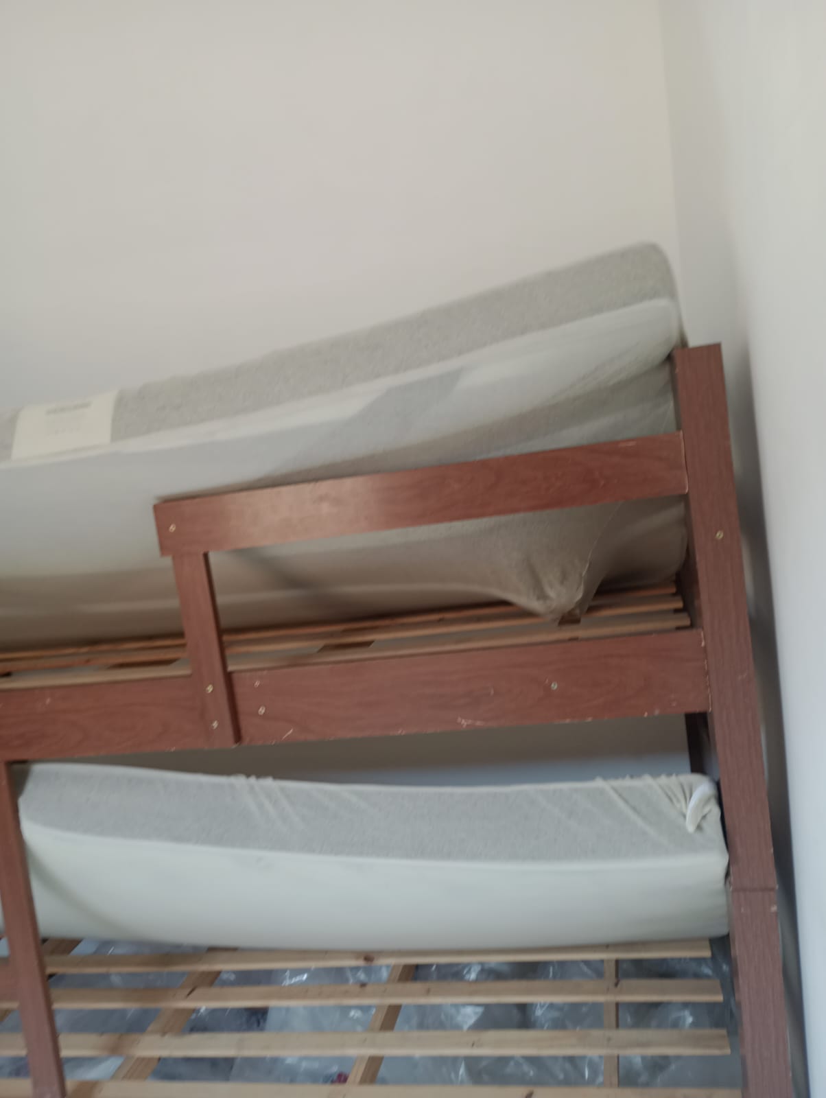 CASA NA PRAIA PARA LOCAÇÃO FIXA DE 02 DORMITORIOS, SENDO 01 SUITE EM EM ITANHAÉM/SP