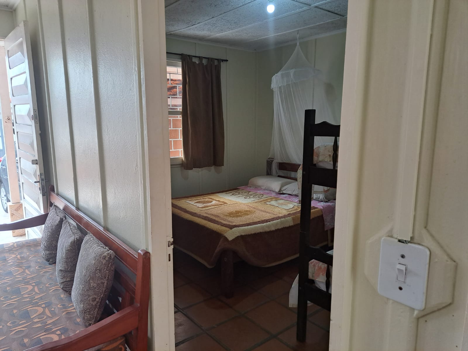 CAS261307 Casa de madeira em Itanhaém com edícula próxima ao Poupatempo