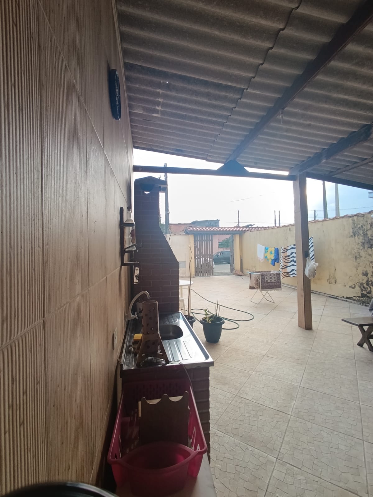 CAS261308 Edícula em Itanhaém com 6 vagas de garagem e espaço para piscina