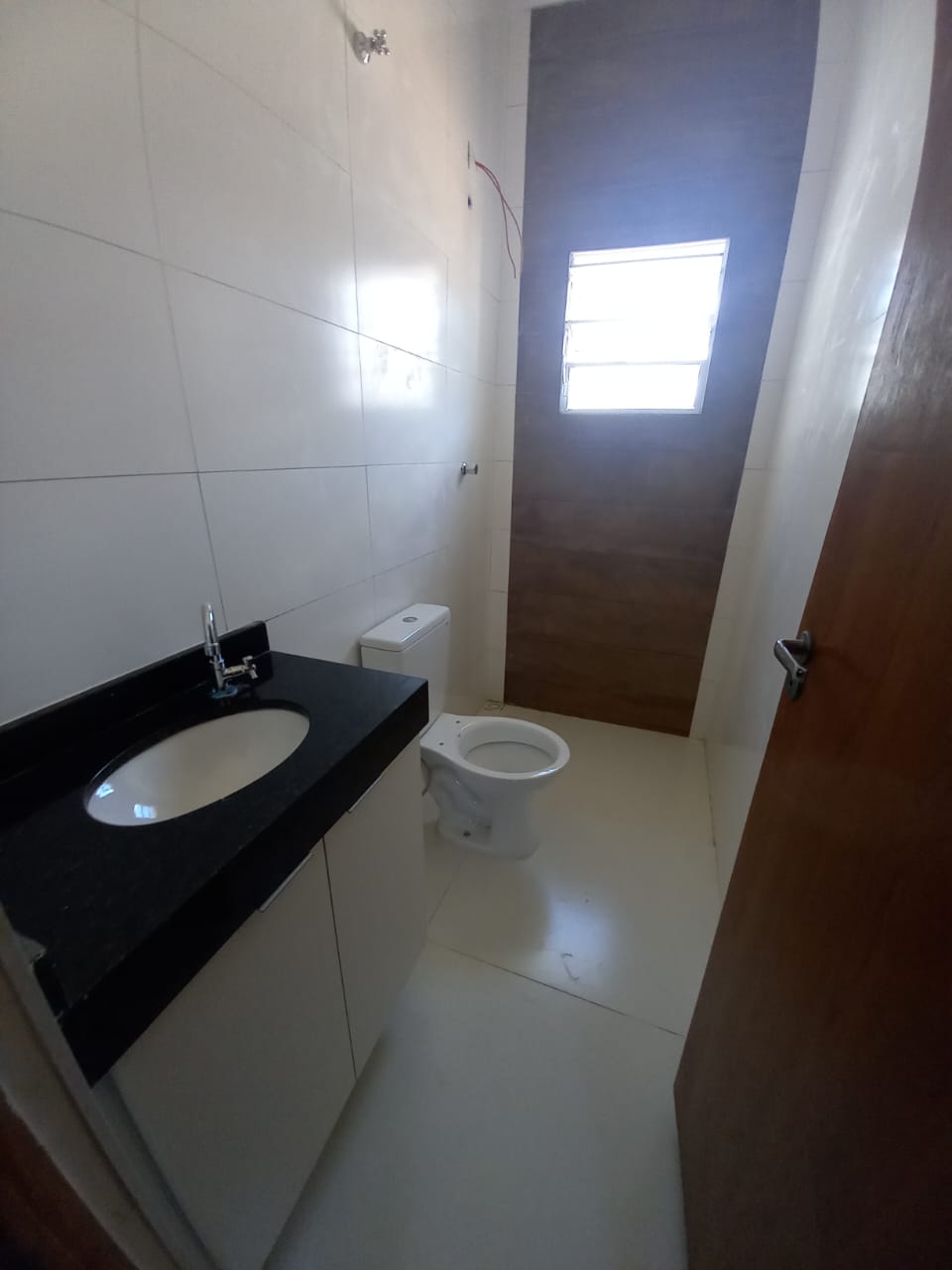 Casa 2 Dorms (1 Suíte) com Planejados e Piscina com Cascata