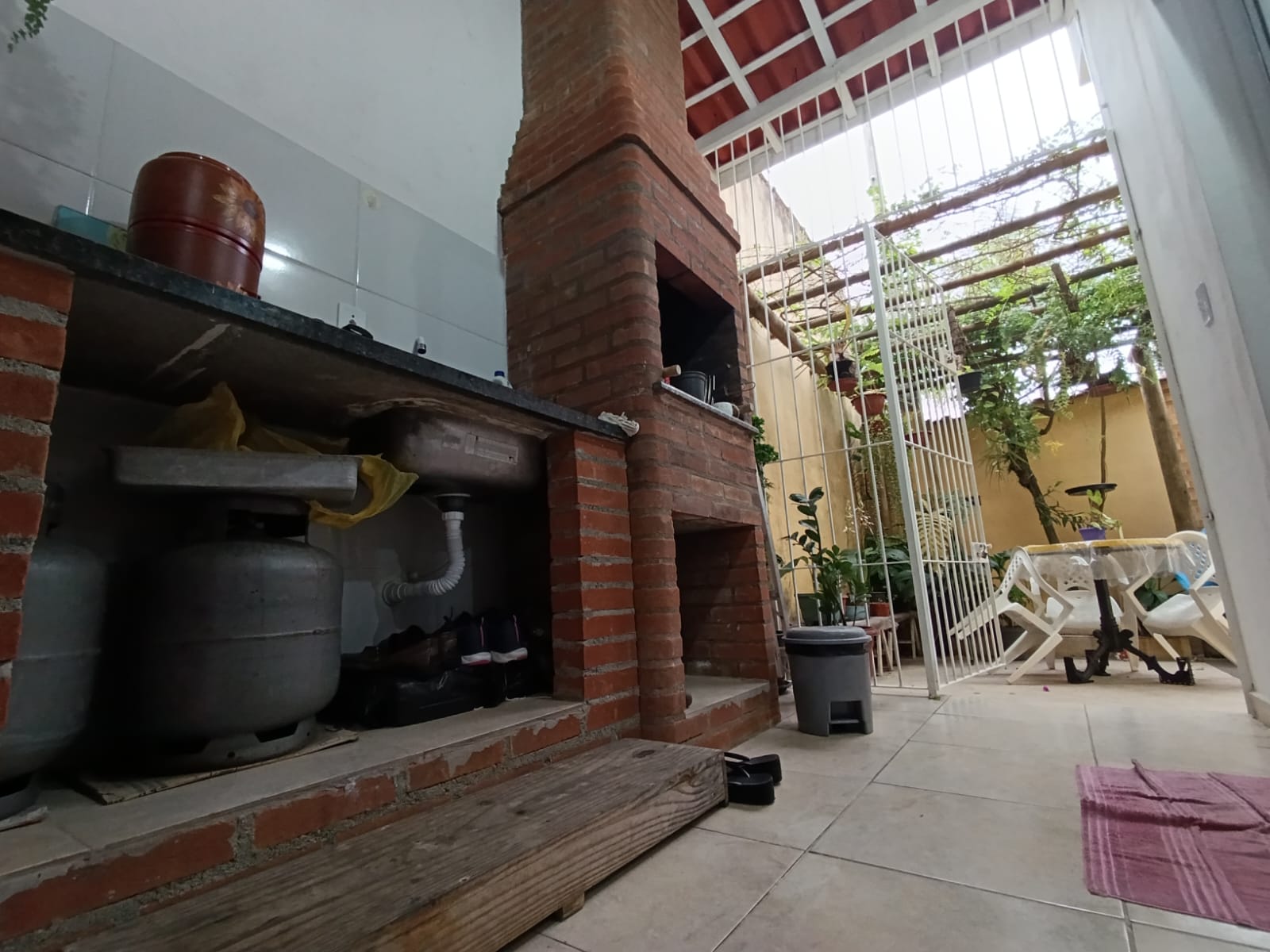 Sobrado em Itanhaém 2 dormitórios a 500 metros da praia aceita financiamento!