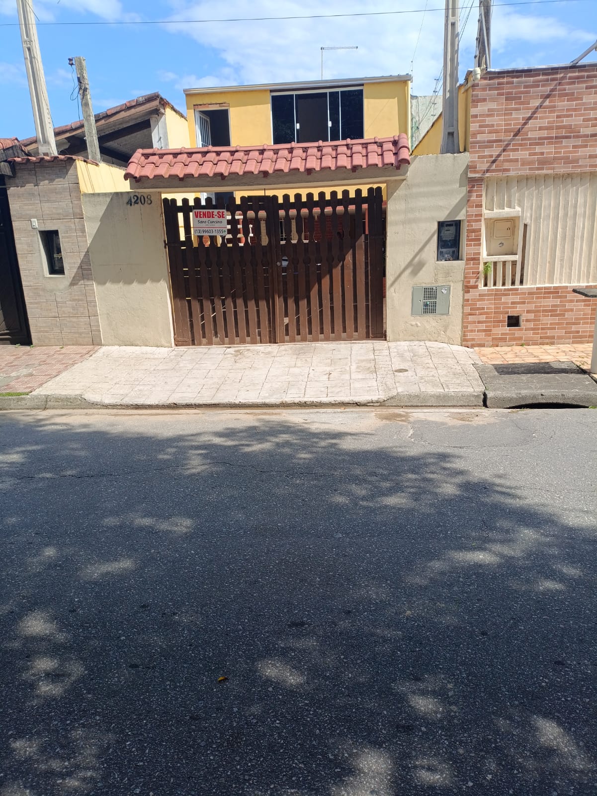 CAS261312 Casa em Itanhaém 2 dormitórios com suíte e escritório a 600m da praia