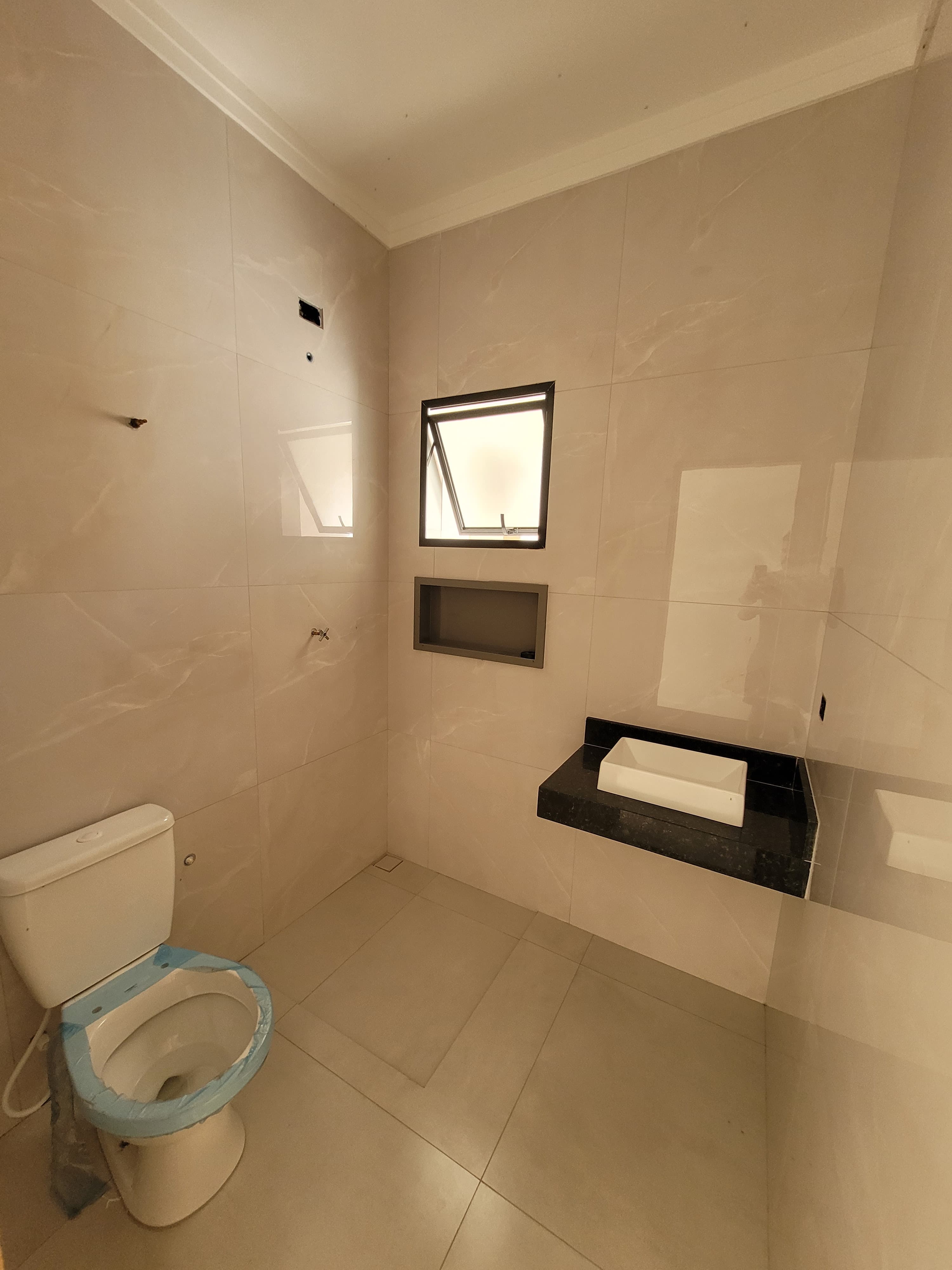 Casa em Itanhaém com piscina de alvenaria aceita financiamento bancário