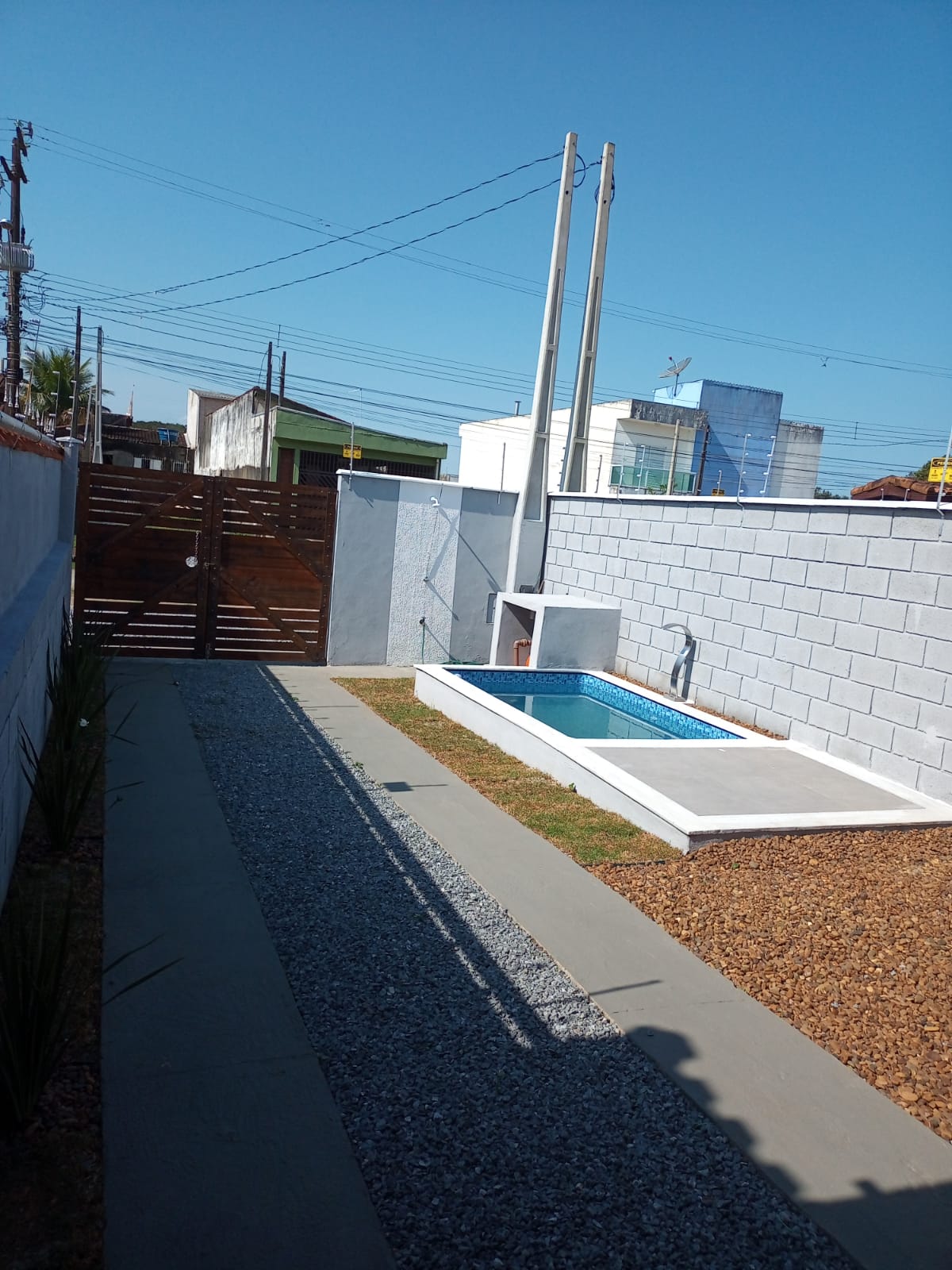 Imóvel Misto: Salão Comercial + Casa 3 Dorms com Piscina - Financia