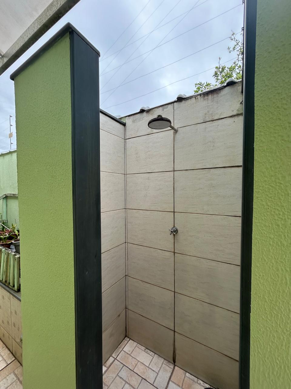 Casa em Peruíbe a 180 metros da praia com edícula e 5 vagas!