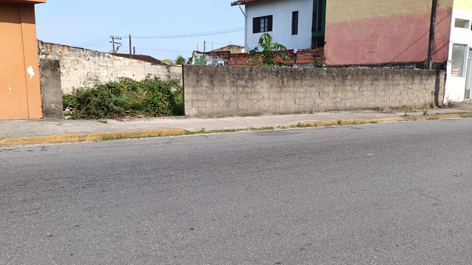 Seu Projeto Começa Aqui: Terreno com 209,38m² em Itanhaém (Aceita Financiamento).