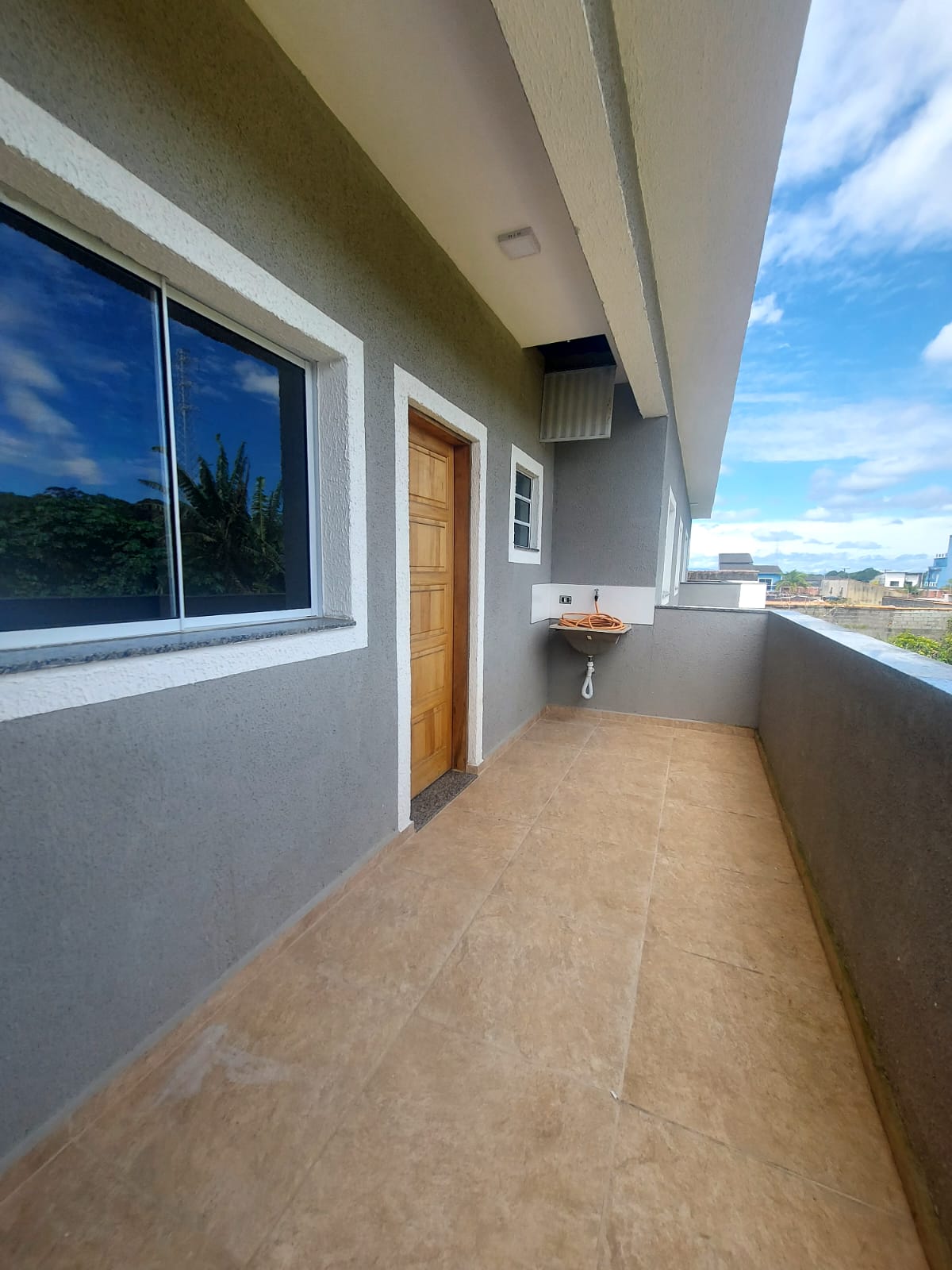 Casa Superior 3 Dorms com Suíte, Closet, Planejados e Piscina 7x3!