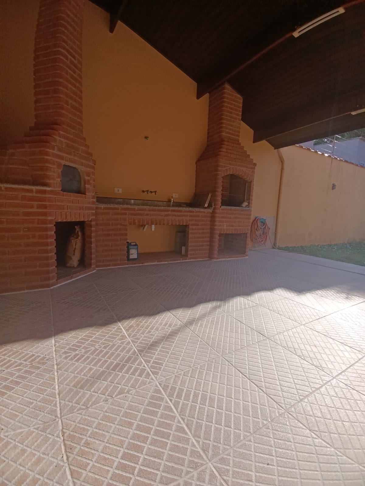 CAS261298 Casa com 5 Dormitórios e Piscina em Terreno de 400m² - Suarão, Itanhaém