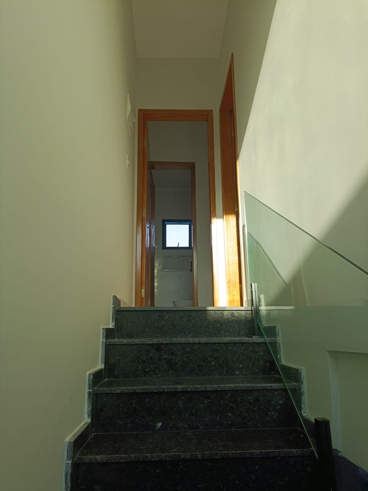 Viva o Sonho: Casa Moderna com Suítes, Hidro e Lazer Completo em Ótima Localização.