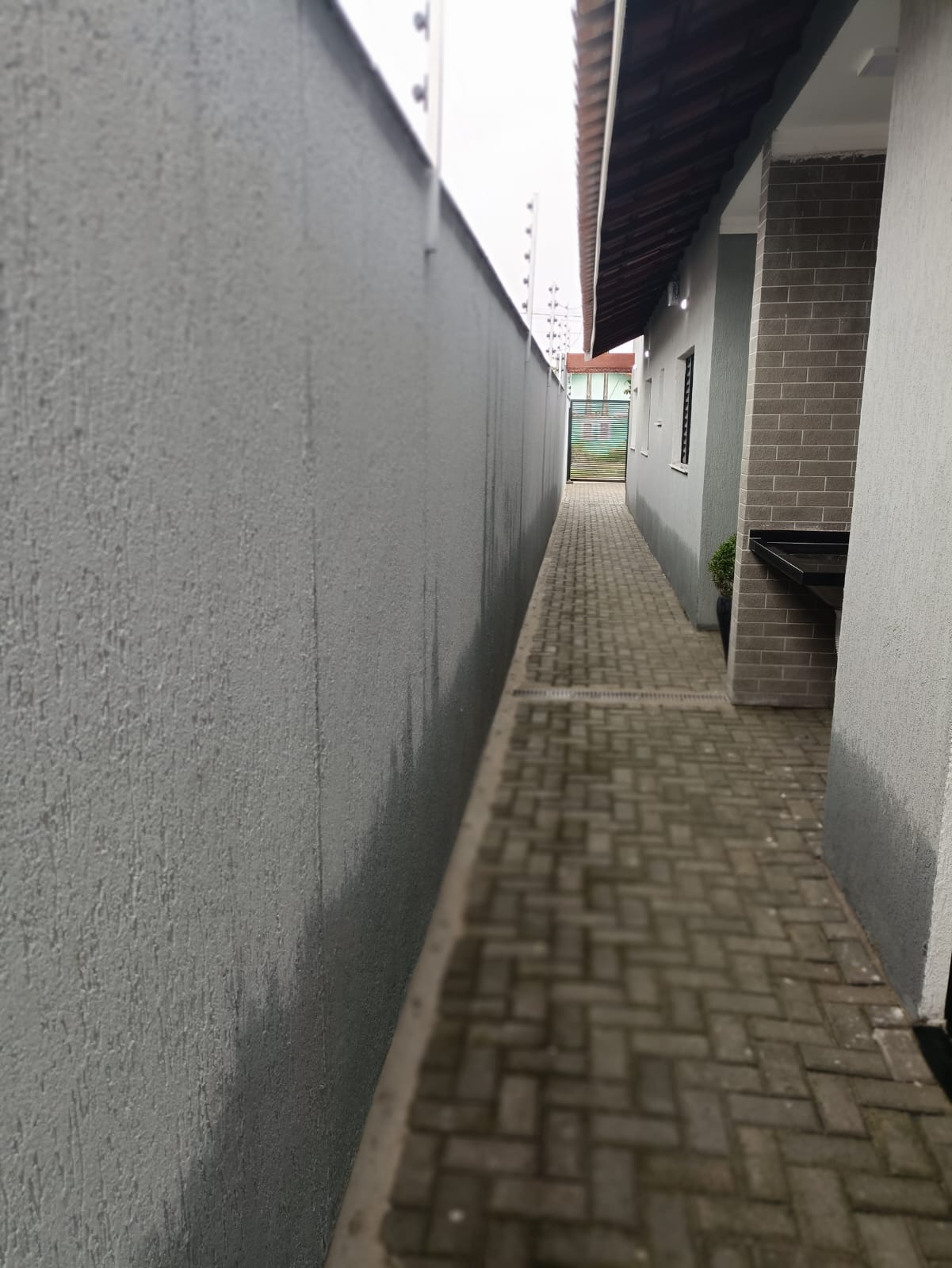 Casa Nova 3 Dorms (1 Suíte Master) com Piscina e Hidro - Lado Praia