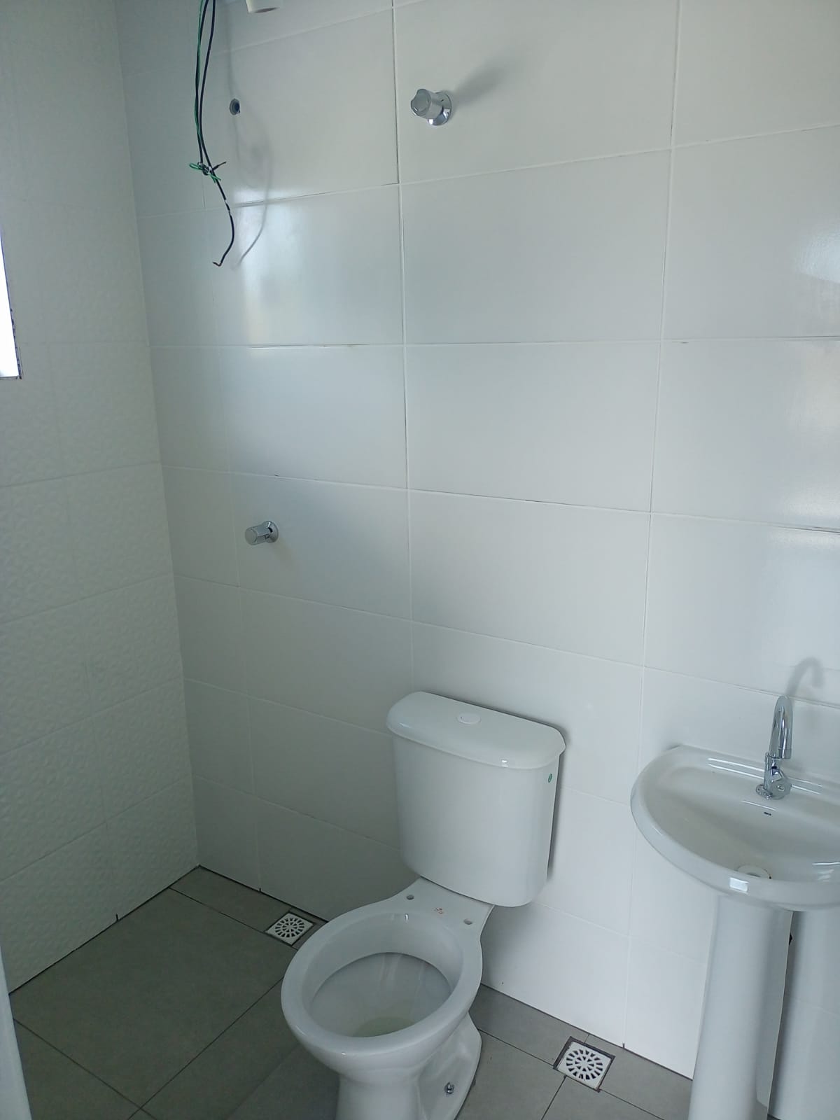 Casa 2 Dormitórios com Piscina e Cascata - Aceita Financiamento