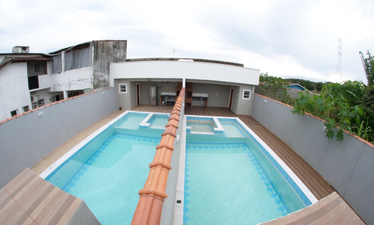 Casa Superior 3 Dorms com Suíte, Closet, Planejados e Piscina 7x3!