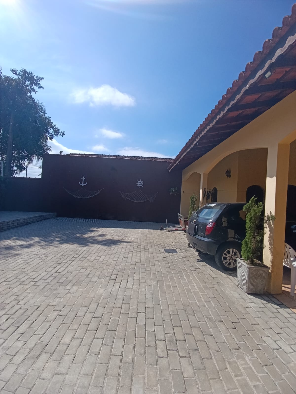 Espaço Sem Limites! Casa com Suíte Reversível, Área Gourmet e 10 Vagas em Itanhaém.