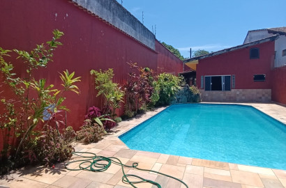 CAS261311 Casa em Itanhaém 5 dormitórios com piscina de alvenaria a 200m da praia