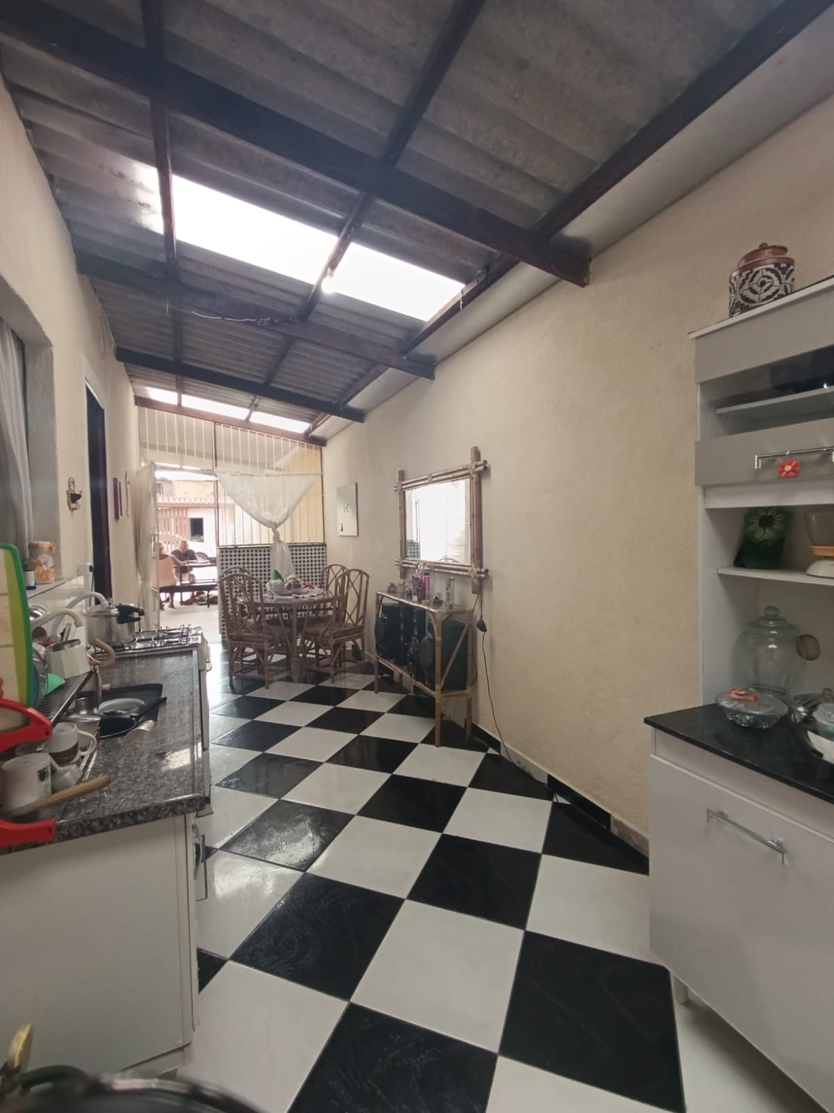 CAS261308 Edícula em Itanhaém com 6 vagas de garagem e espaço para piscina