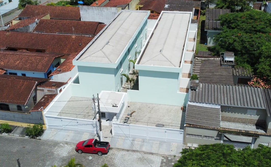 Sobrado 2 Suítes com Churrasqueira - Lado Praia a 500m do Mar