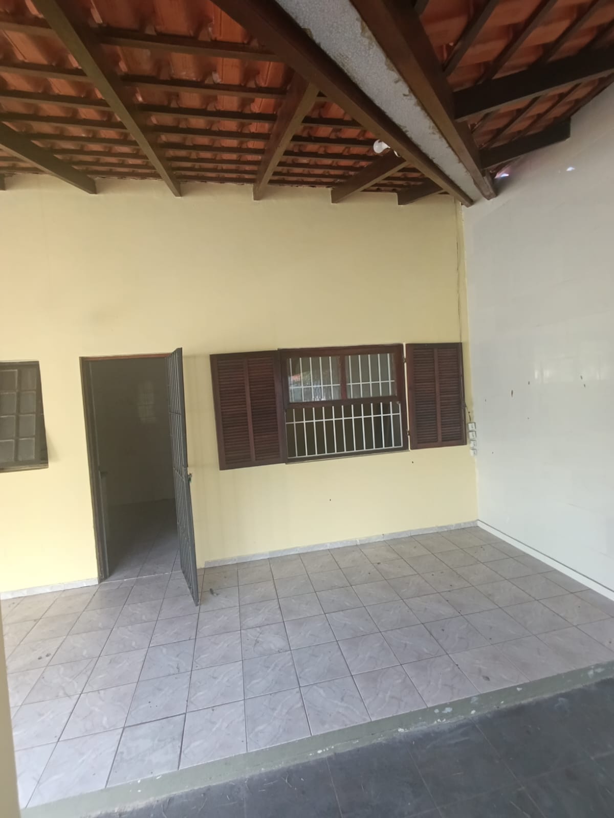 CAS261305 Edícula a 200 metros da praia em Itanhaém com 10 vagas de garagem