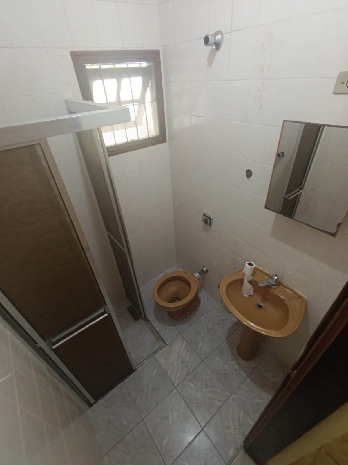 CAS261305 Edícula a 200 metros da praia em Itanhaém com 10 vagas de garagem