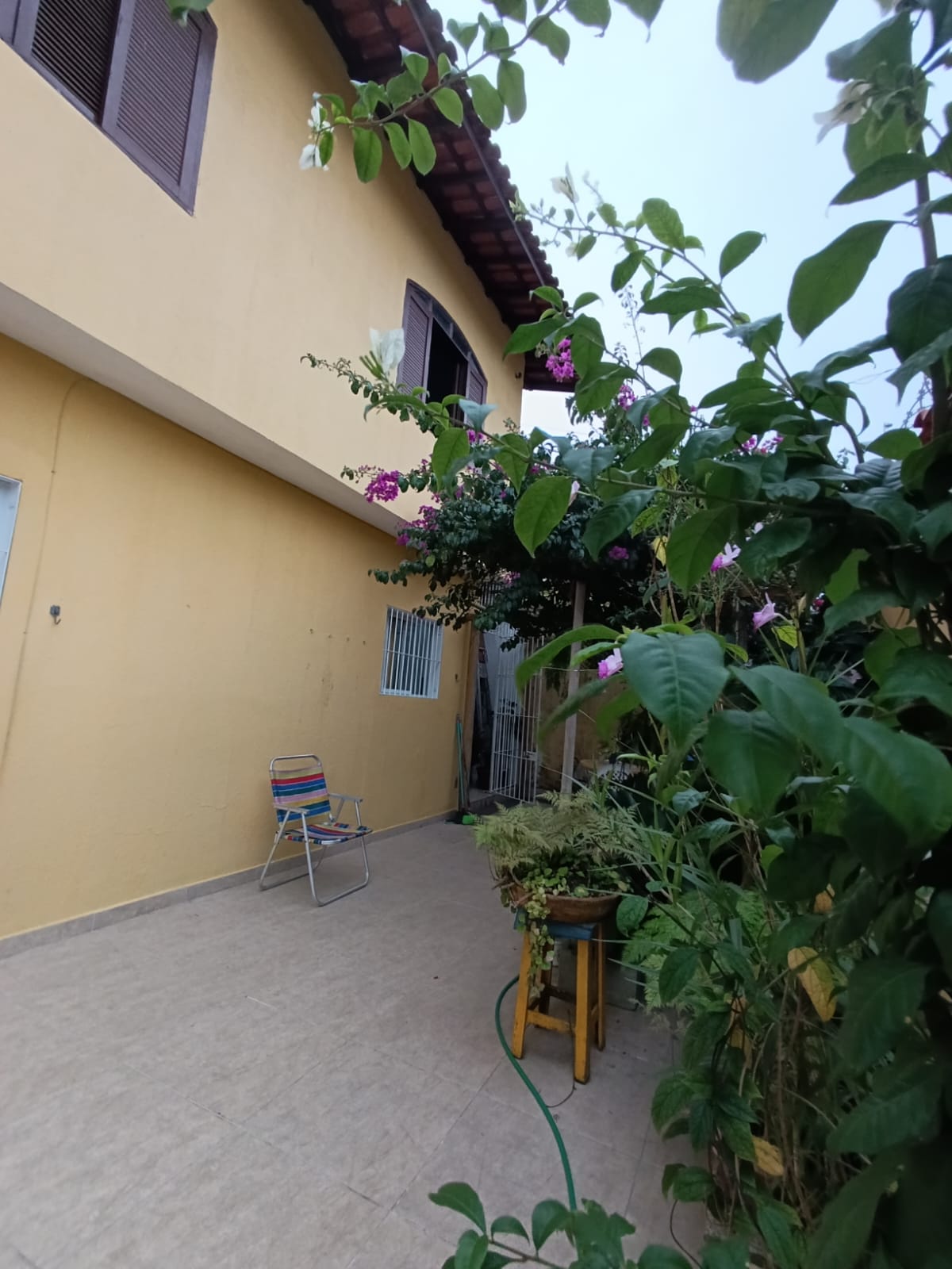 Sobrado em Itanhaém 2 dormitórios a 500 metros da praia aceita financiamento!