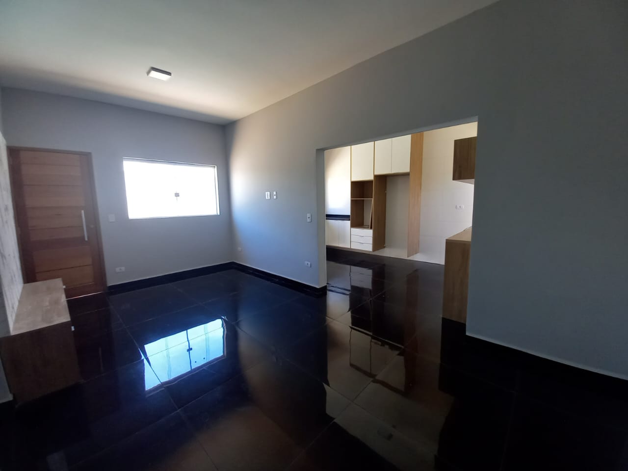 Casa 2 Dorms (1 Suíte) com Planejados e Piscina com Cascata