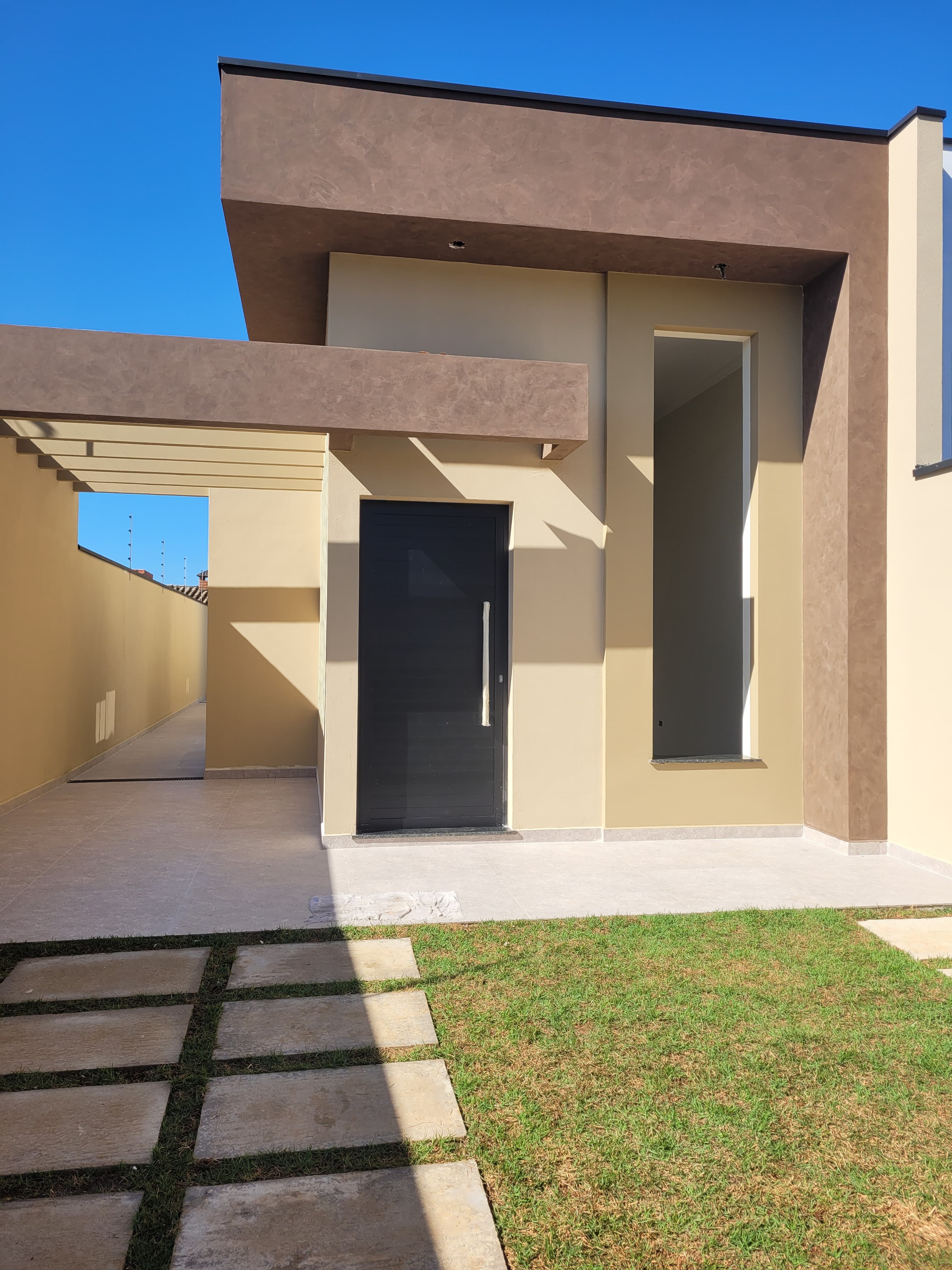 Casa em Itanhaém com piscina de alvenaria aceita financiamento bancário