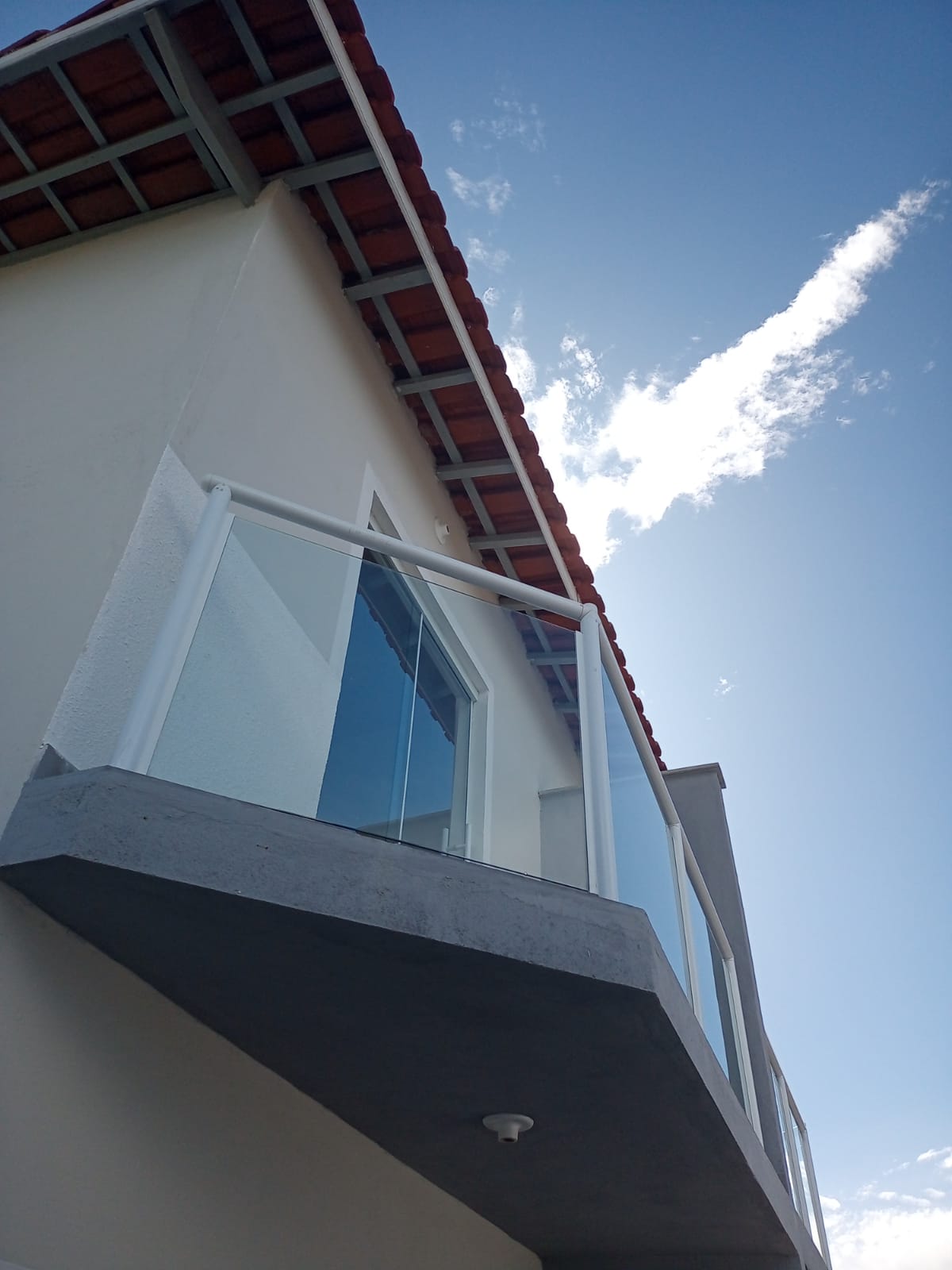 Casa 2 Dormitórios com Piscina e Cascata - Aceita Financiamento