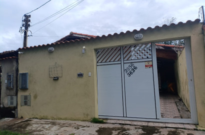 CAS261300 Casa no Suarão com Edícula e Churrasqueira – 2 Minutos do Centro Comercial – Aceita Financiamento!