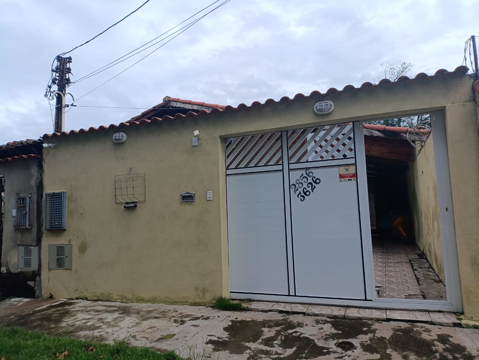 CAS261300 Casa no Suarão com Edícula e Churrasqueira – 2 Minutos do Centro Comercial – Aceita Financiamento!