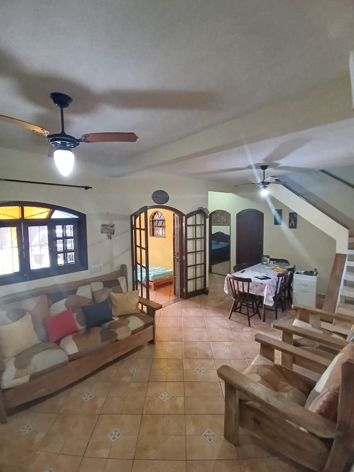 Espaço Sem Limites! Casa com Suíte Reversível, Área Gourmet e 10 Vagas em Itanhaém.