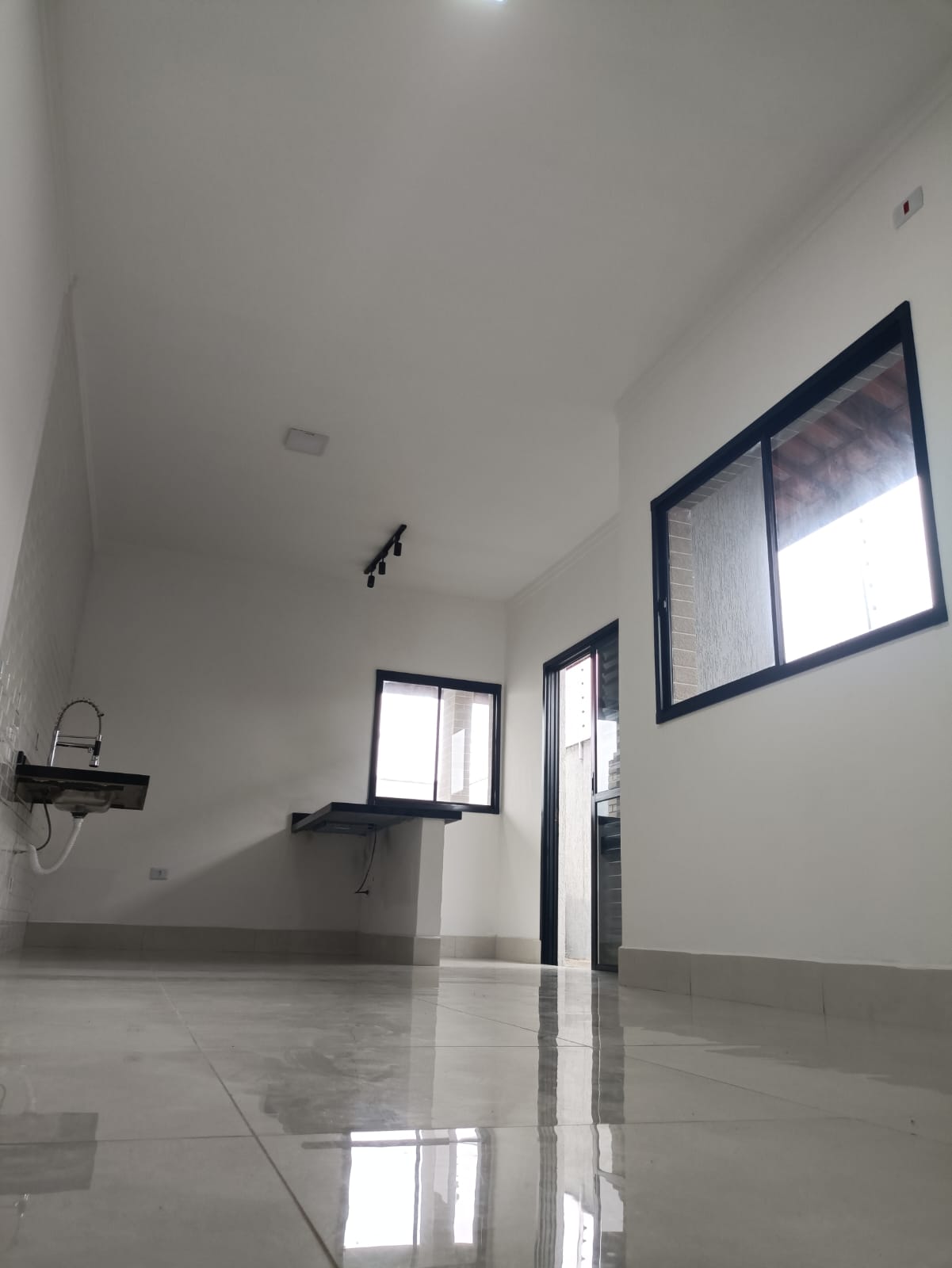 Casa Nova 3 Dorms (1 Suíte Master) com Piscina e Hidro - Lado Praia