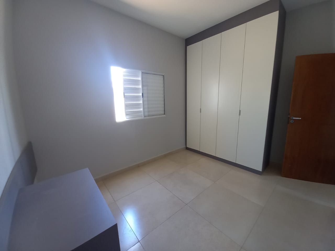 Casa 2 Dorms (1 Suíte) com Planejados e Piscina com Cascata