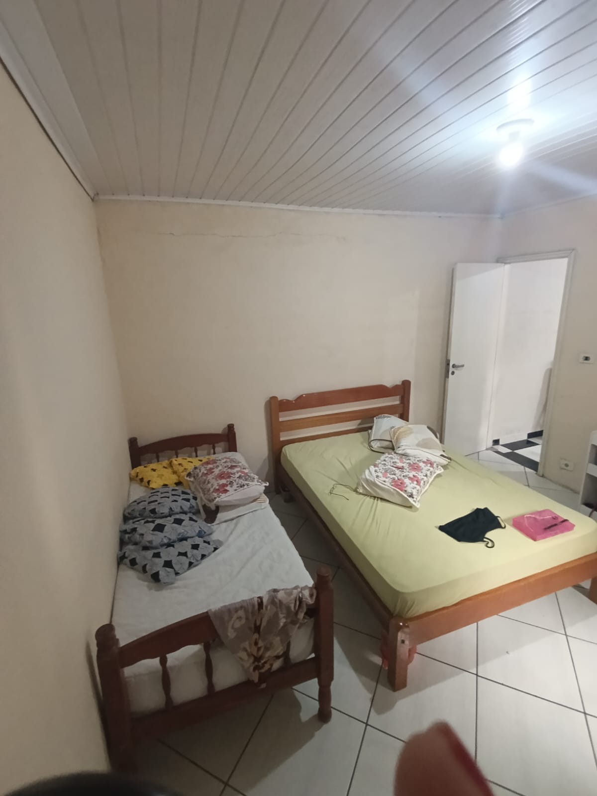 CAS261308 Edícula em Itanhaém com 6 vagas de garagem e espaço para piscina